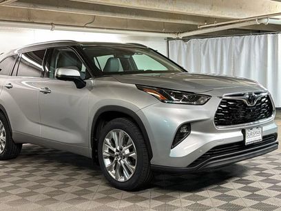 Used 2023 Toyota Highlander Limited