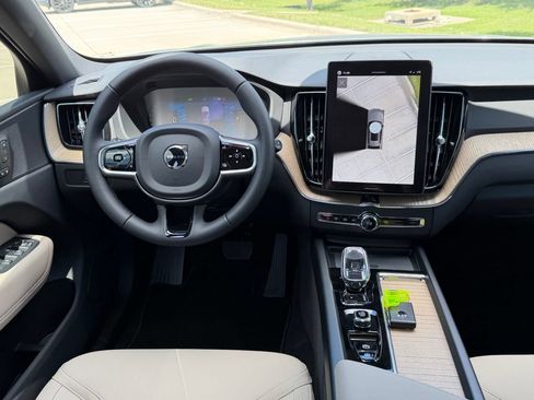 New 2026 Volvo XC60 T8 Plus w/ Climate Package PRO AWD/4WD image 9