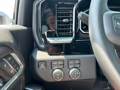 New 2026 GMC Sierra 2500 SLT w/ SLT Premium Package AWD/4WD image 21