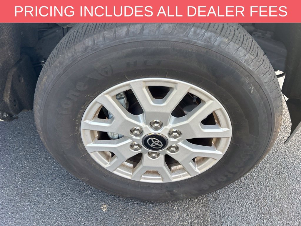 Used 2025 Toyota Tacoma SR5 AWD/4WD image 10