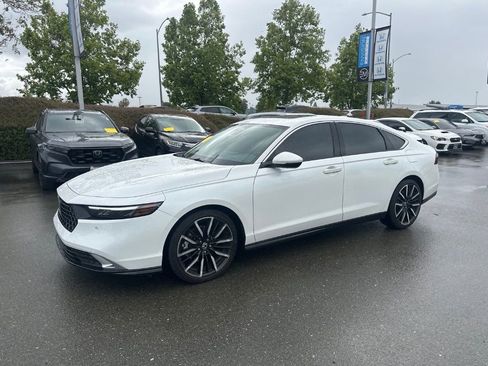 Used 2025 Honda Accord Touring image 5