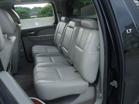 Used 2012 Chevrolet Avalanche LT w/ All-Star Edition image 8