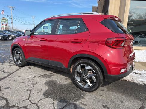 Used 2022 Hyundai Venue SEL w/ Cargo Package image 6