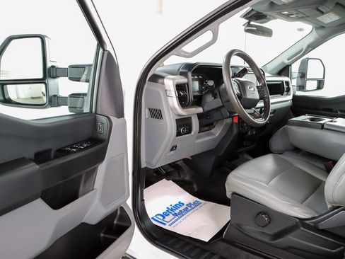 Used 2023 Ford F250 XL w/ XL Driver Assist Package AWD/4WD image 4