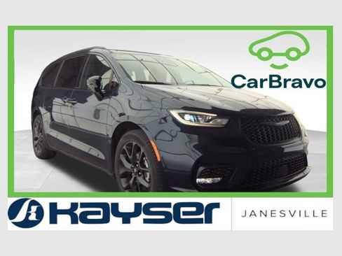Used 2025 Chrysler Pacifica Limited FWD image 1