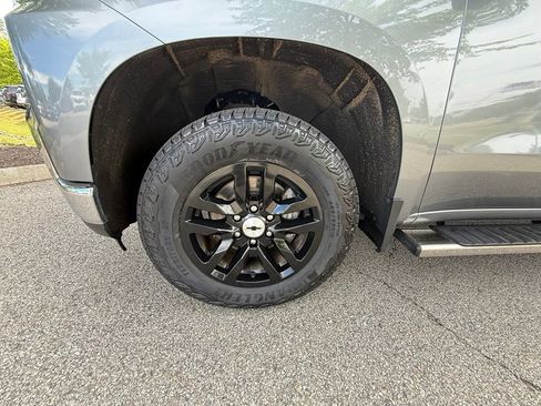 Used 2021 Chevrolet Silverado 1500 LT AWD/4WD image 33