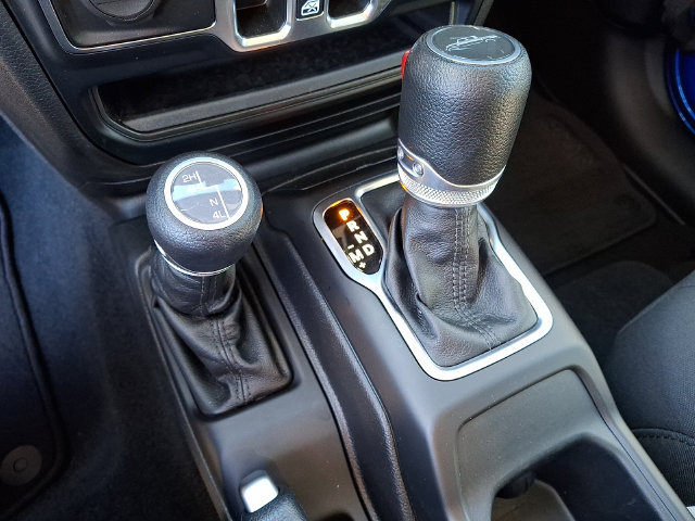Used 2023 Jeep Gladiator Sport AWD/4WD image 14