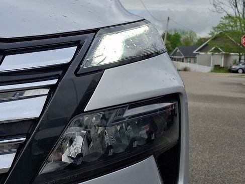 Used 2024 Nissan Rogue S AWD/4WD image 10