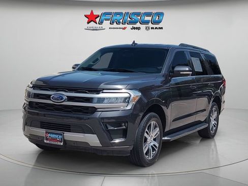 Used 2023 Ford Expedition XLT RWD image 3