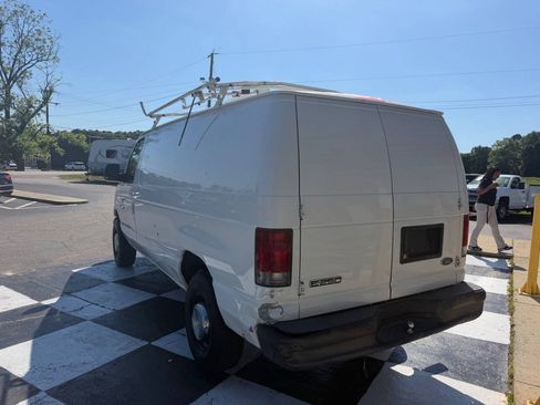 Used 2006 Ford E-250 and Econoline 250 RWD image 6