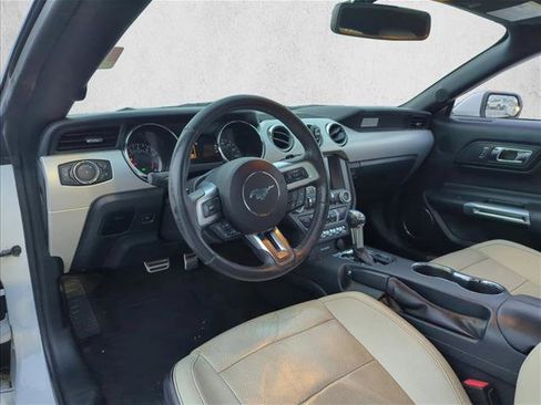 Used 2017 Ford Mustang Premium image 12