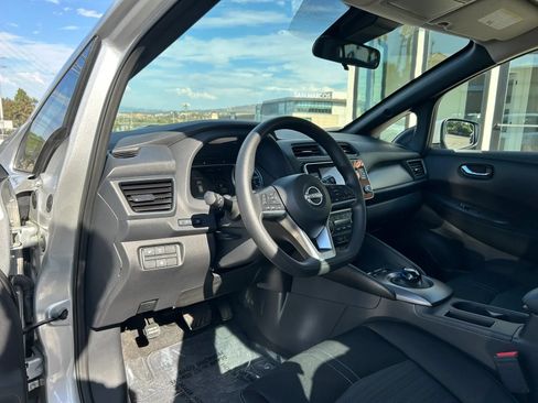 Used 2025 Nissan Leaf S FWD image 12