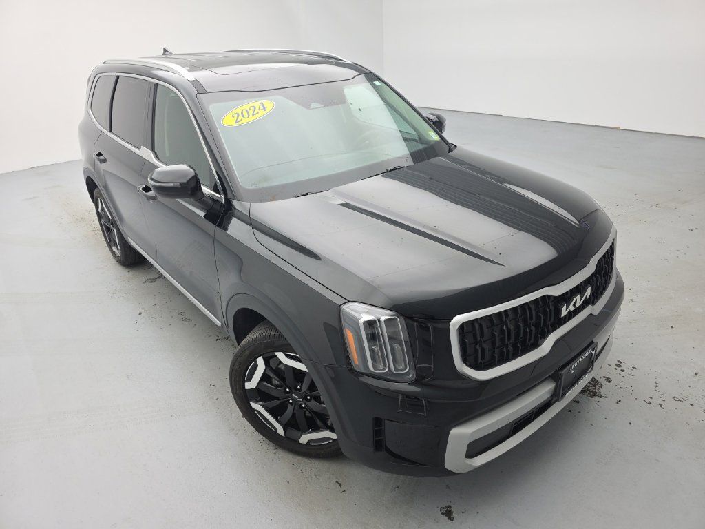 Used 2024 Kia Telluride EX w/ EX Captain's Chair Package AWD/4WD image 1