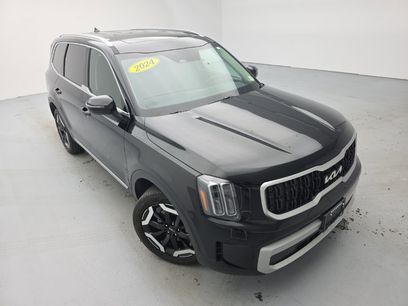 Used 2024 Kia Telluride EX w/ EX Captain's Chair Package