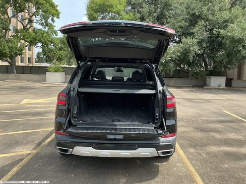 Used 2023 BMW X5 sDrive40i w/ Parking Assistance Package RWD image 10
