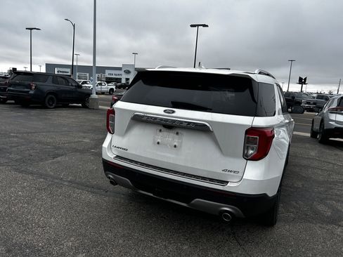 Used 2023 Ford Explorer Limited w/ Limited Technology Package image 5