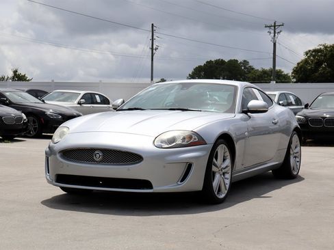 Used 2010 Jaguar XK Coupe RWD image 3