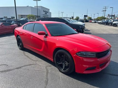 Used 2020 Dodge Charger SXT w/ Plus Group RWD image 4