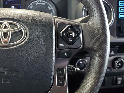 Used 2018 Toyota Tacoma TRD Off-Road AWD/4WD image 22