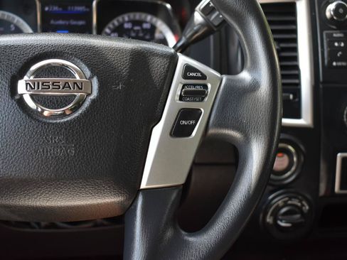 Used 2019 Nissan Titan S AWD/4WD image 33