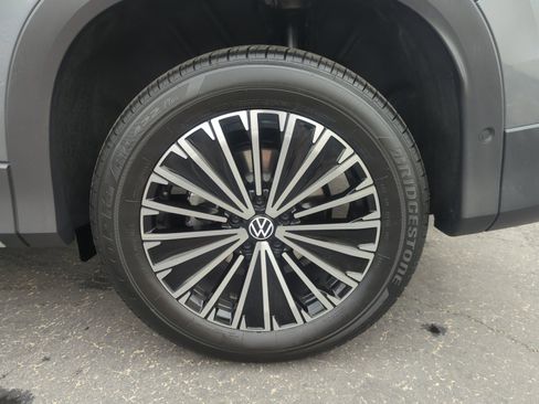 Used 2025 Volkswagen Tiguan S w/ 18" Wheel Package image 26
