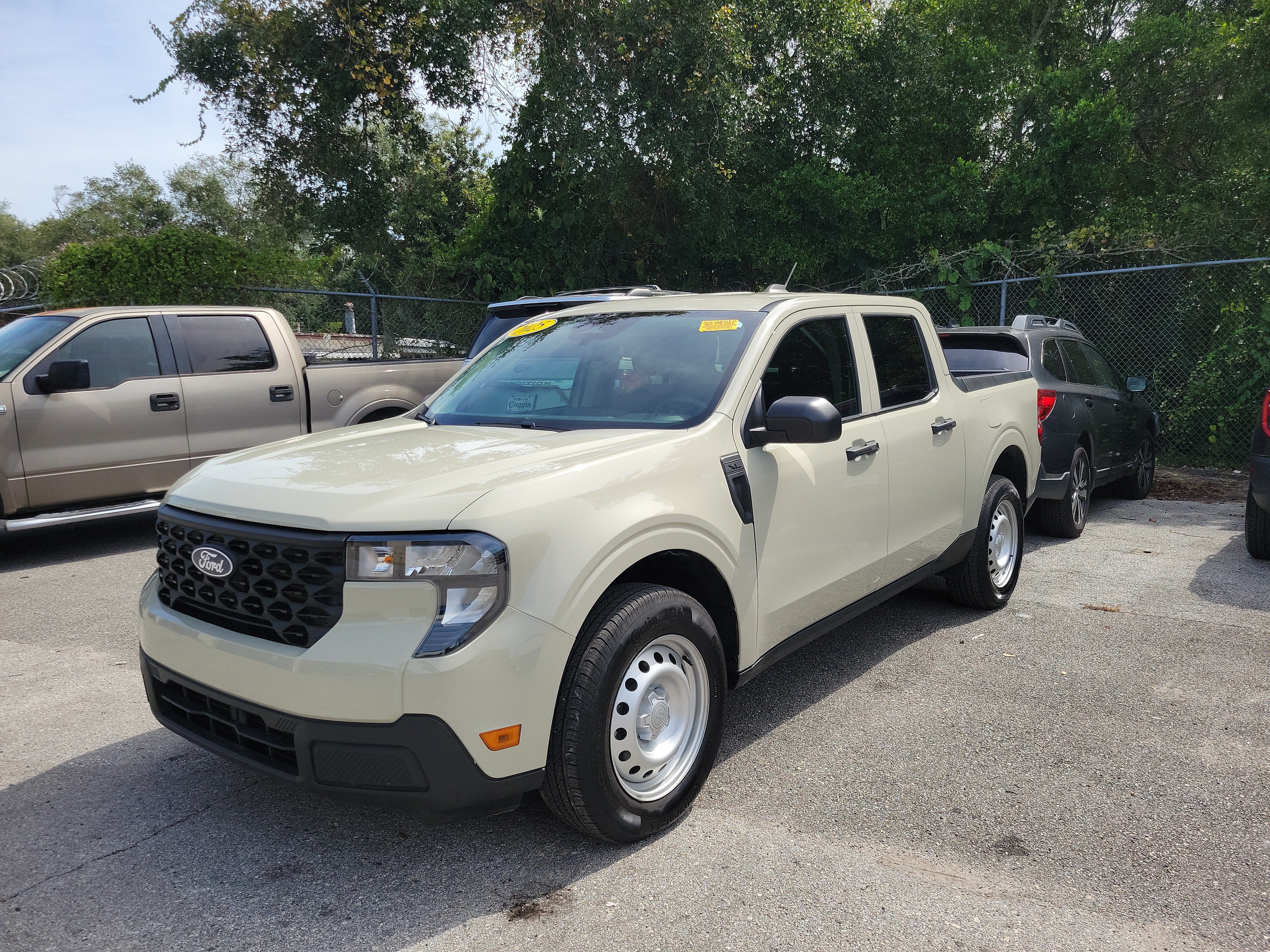 Used 2025 Ford Maverick XL w/ Equipment Group 102A AWD/4WD image 1
