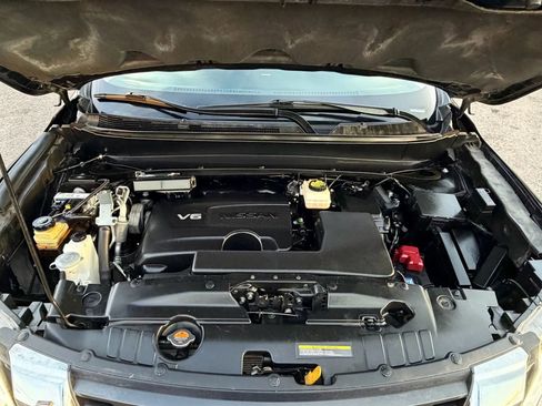 Used 2018 Nissan Pathfinder Platinum w/ Cargo Package image 50