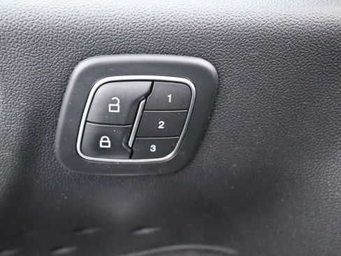 Used 2020 Ford Escape SEL image 5