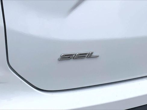 Certified 2022 Ford Edge SEL AWD/4WD image 10