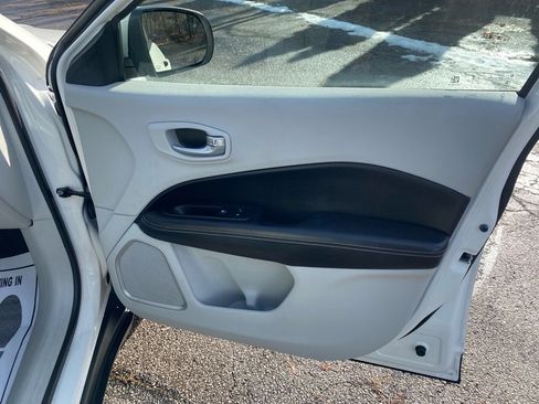 Used 2017 Jeep Compass Latitude w/ Popular Equipment Group image 26