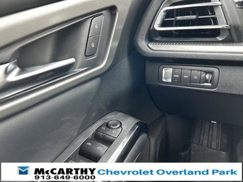 New 2026 Chevrolet Traverse LT image 17