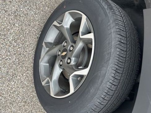 Used 2024 Chevrolet Trax LT image 32