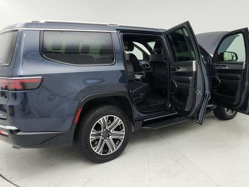 Used 2024 Jeep Wagoneer Series II AWD/4WD image 12