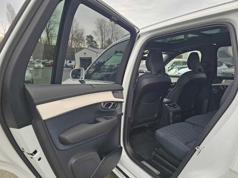 Certified 2025 Volvo XC90 T8 Ultra image 18