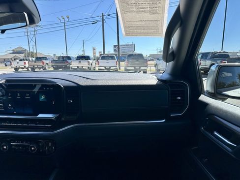 Used 2022 Chevrolet Silverado 1500 LT image 16