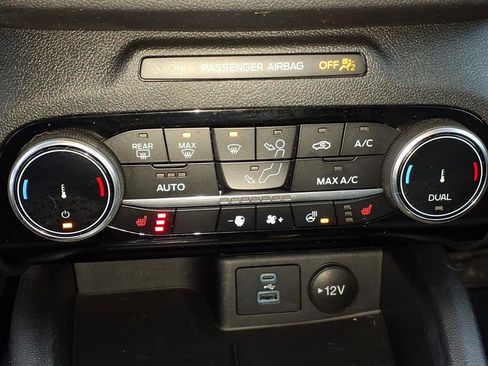 Certified 2022 Ford Escape SE w/ Convenience Package image 12