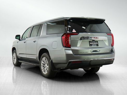 Used 2024 GMC Yukon XL SLT w/ SLT Premium Package AWD/4WD image 3