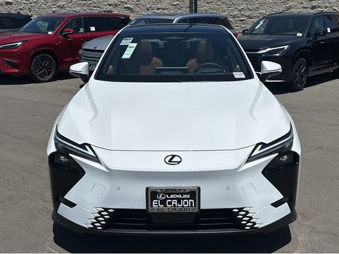 New 2026 Lexus ES 350e FWD image 3