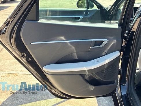 Used 2025 Hyundai Sonata SEL FWD image 37