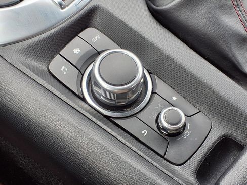 Used 2019 MAZDA MX-5 Miata RF Grand Touring image 18