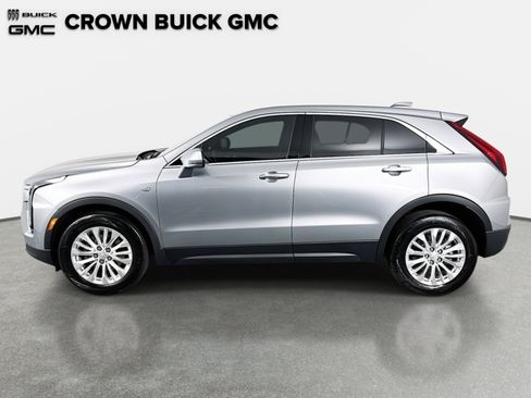 Used 2024 Cadillac XT4 Luxury w/ Cold Weather Package image 9