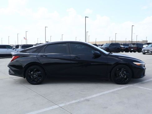 Used 2026 Hyundai Elantra Sport FWD image 5