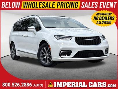 Used 2024 Chrysler Pacifica Pinnacle