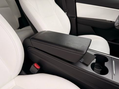 Used 2021 Tesla Model Y Long Range image 19