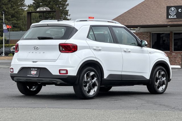 New 2026 Hyundai Venue SEL FWD image 6