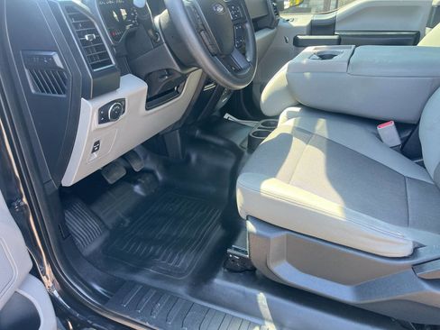 Used 2015 Ford F150 XL w/ Equipment Group 101A Mid AWD/4WD image 18