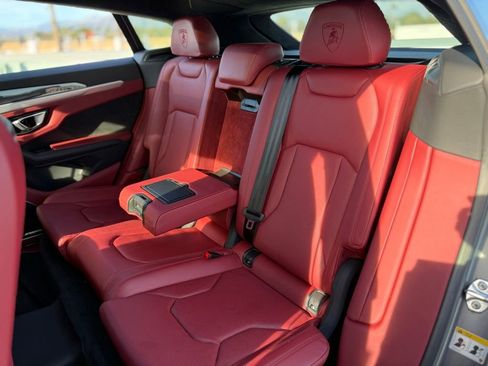 Used 2022 Lamborghini Urus image 8