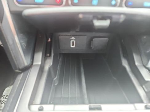 Used 2019 Ford Explorer Limited w/ Ford Safe & Smart Package image 30