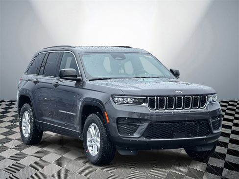 New 2025 Jeep Grand Cherokee Laredo w/ Luxury Tech Group I image 4