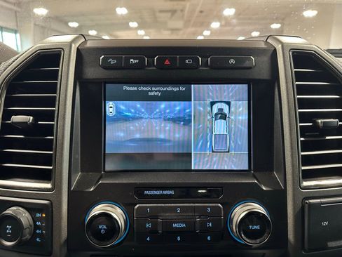 Used 2018 Ford F150 Raptor w/ Equipment Group 802A Luxury image 32